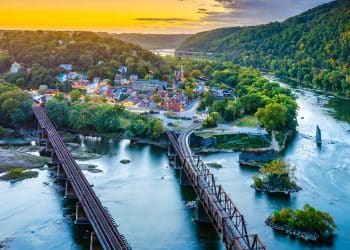 10 Famous Singers from West Virginia