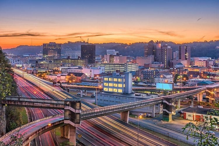 10 Famous Singers from West Virginia