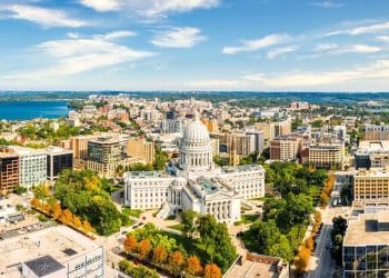 10 Famous Singers from Wisconsin