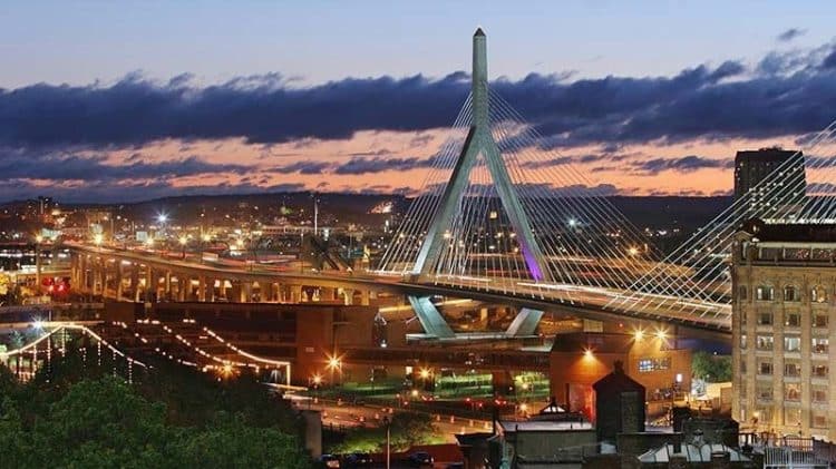 10 Famous Singers from Massachusetts