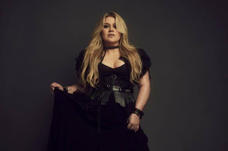 10 Best Kelly Clarkson Songs of All Time - Singersroom.com