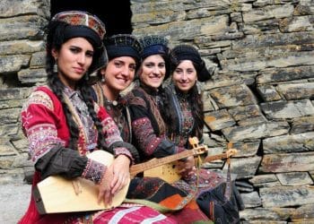 15 Best Folk Music Songs of All Time