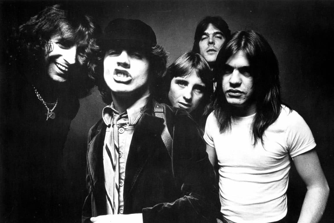 10 Best ACDC Songs of All Time - Singersroom.com