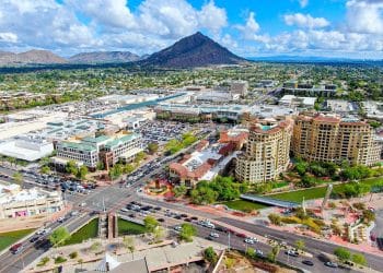 10 Famous Singers from Arizona