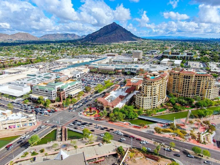 10 Famous Singers from Arizona