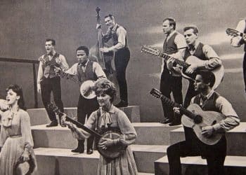 15 Best Folk Music Singers of All Time