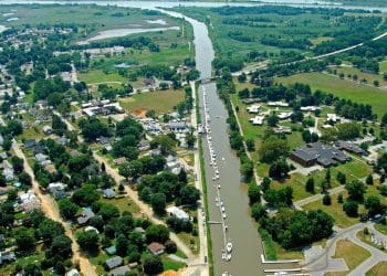 10 Famous Singers from Delaware