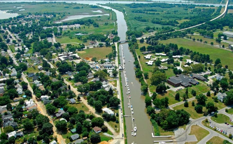 10 Famous Singers from Delaware