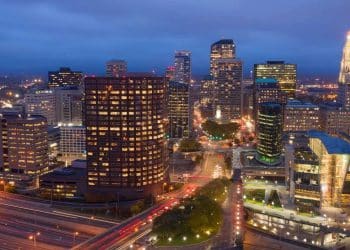 10 Famous Singers from Connecticut