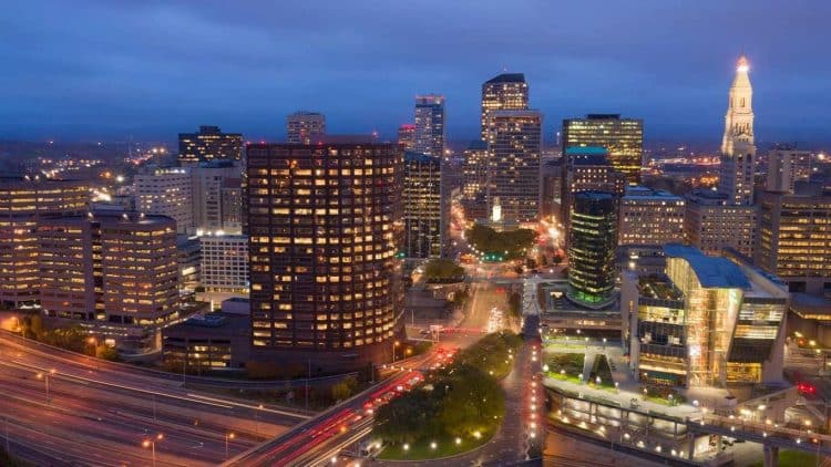 10 Famous Singers from Connecticut