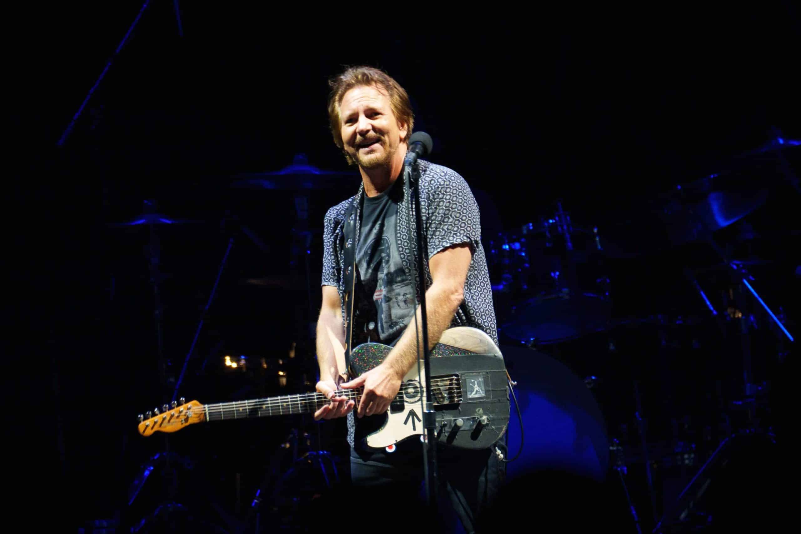 10 Best Eddie Vedder Songs of All Time - Singersroom.com