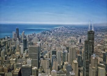 10 Famous Singers from Illinois