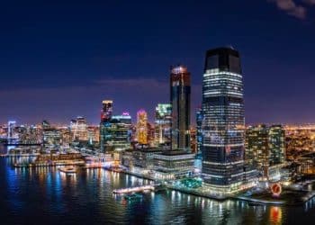 10 Famous Singers from New Jersey