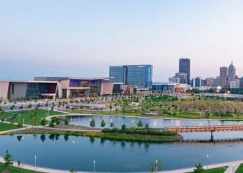 10 Famous Singers from Oklahoma