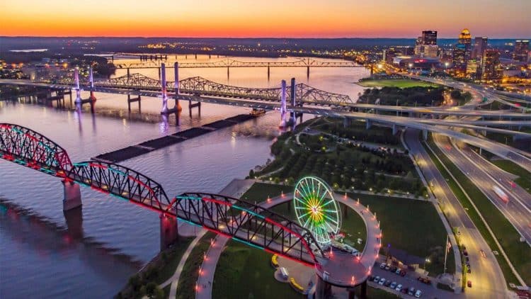 10 Famous Singers from Kentucky