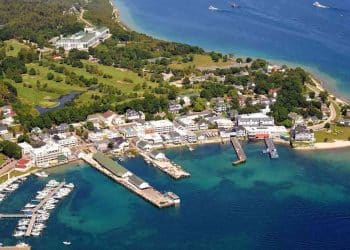 10 Famous Singers from Michigan