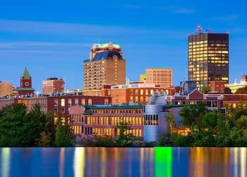 10 Famous Singers from New Hampshire