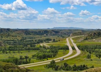 10 Famous Singers from North Dakota