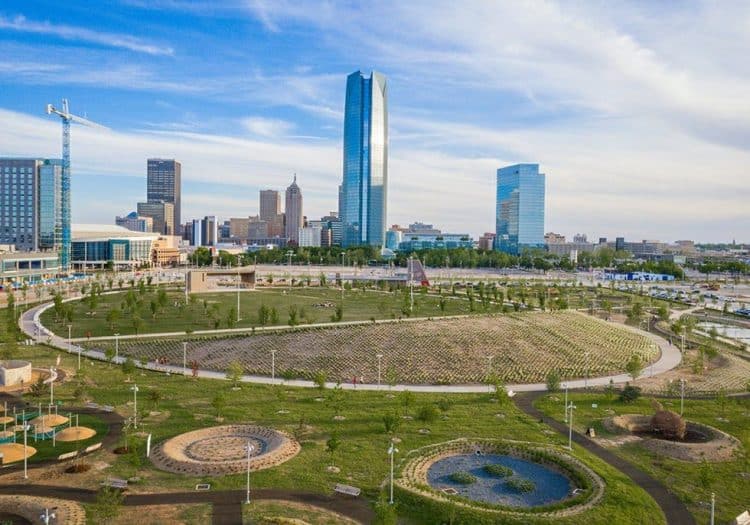 10 Famous Singers from Oklahoma