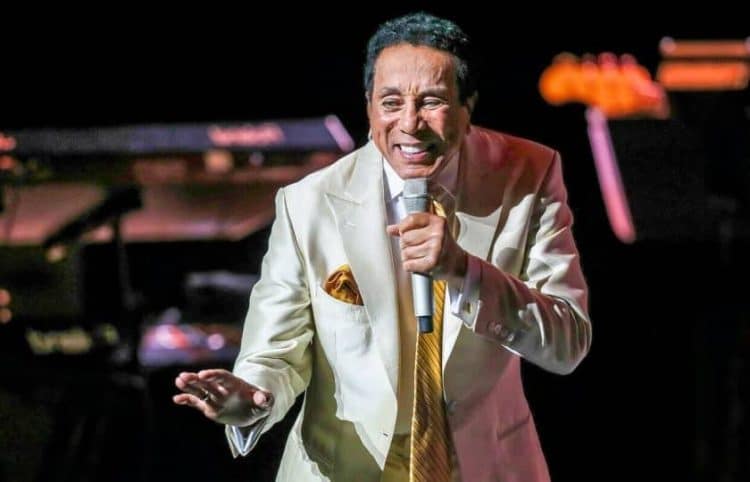 10 Best Smokey Robinson Songs of All Time - Singersroom.com