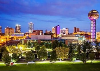 10 Famous Singers from Tennessee