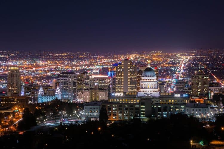 10 Famous Singers from Utah