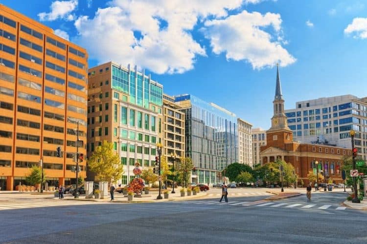 10 Famous Singers from Washington