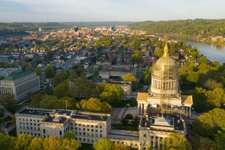 10 Famous Singers from West Virginia