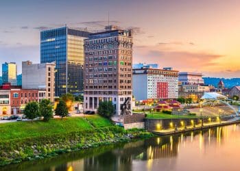 10 Famous Singers from West Virginia