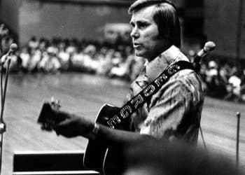 15 Best Country Singers of All Time