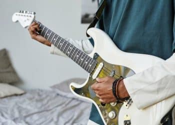 15 Best Guitar Players of All Time