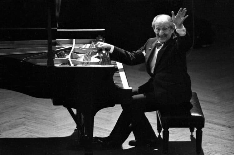 15 Best Piano Players of All Time - Singersroom.com