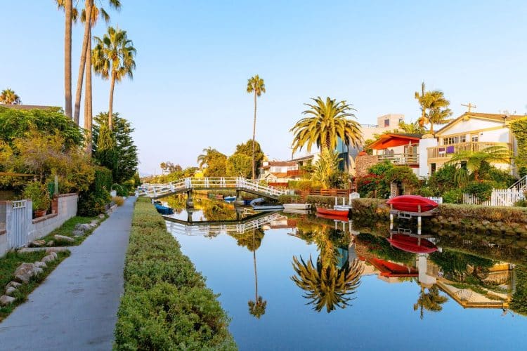 10 Famous Singers from California