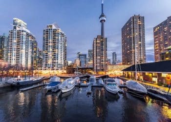 10 Famous Singers from Canada