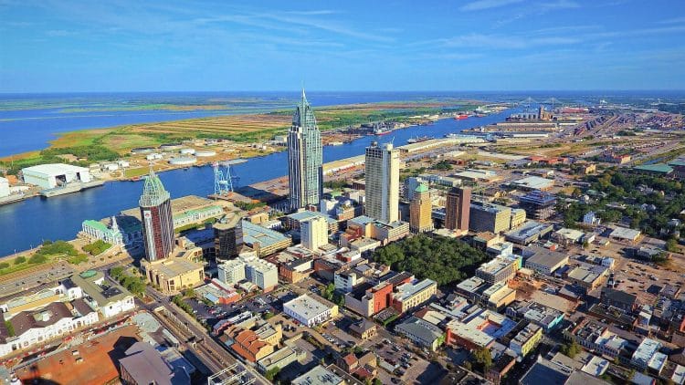 10 Famous Singers from Alabama