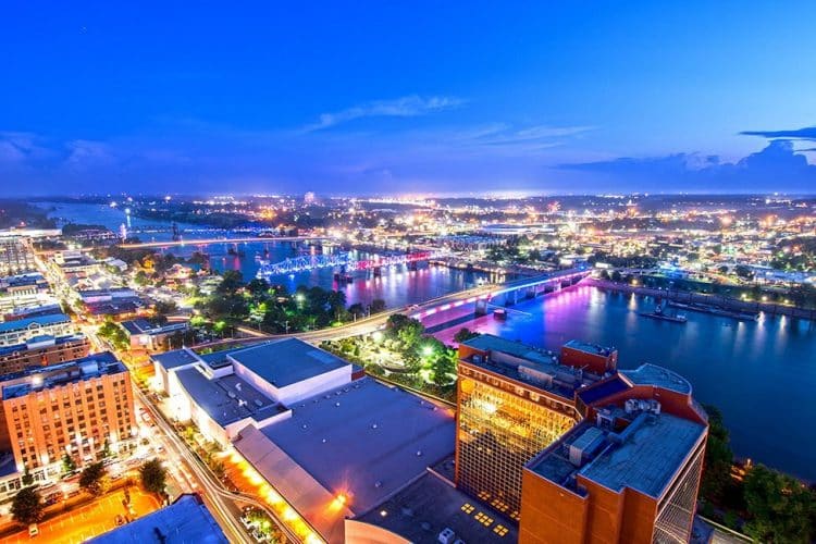 10 Famous Singers from Arkansas