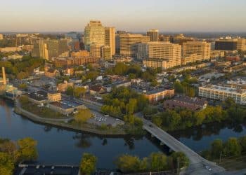 10 Famous Singers from Delaware