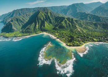 10 Famous Singers from Hawaii