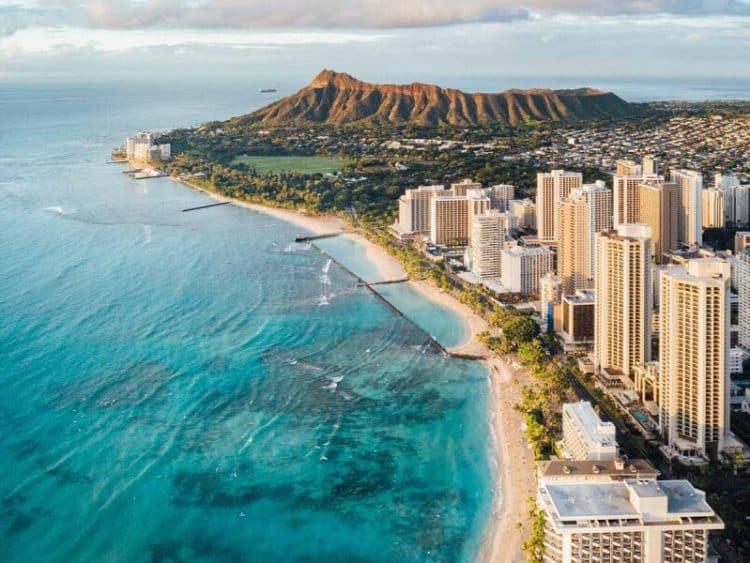 10 Famous Singers from Hawaii