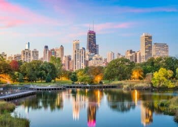 10 Famous Singers from Illinois