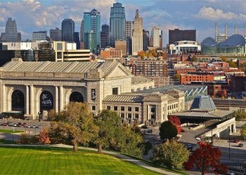 10 Famous Singers from Kansas