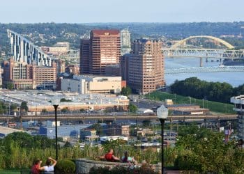 10 Famous Singers from Kentucky