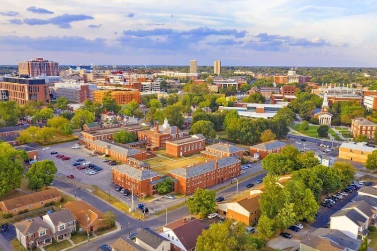 10 Famous Singers from Kentucky