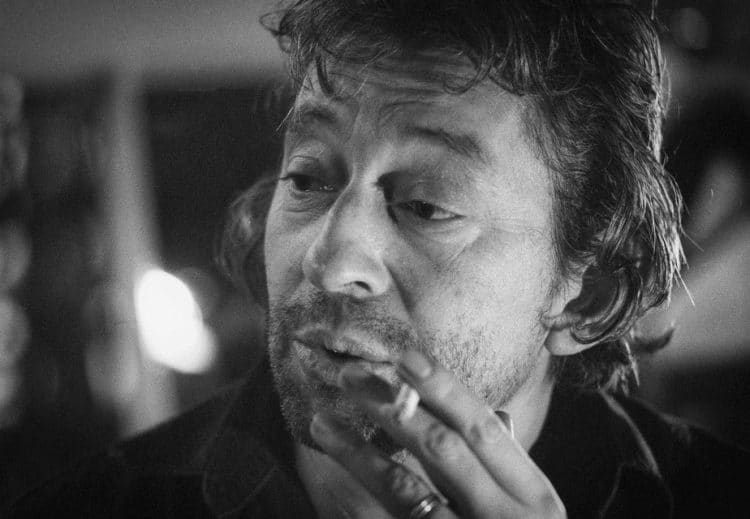 15 Best Male Singers of All Time - Singersroom.com