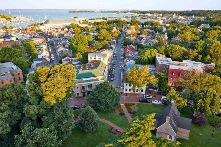 10 Famous Singers from Maryland