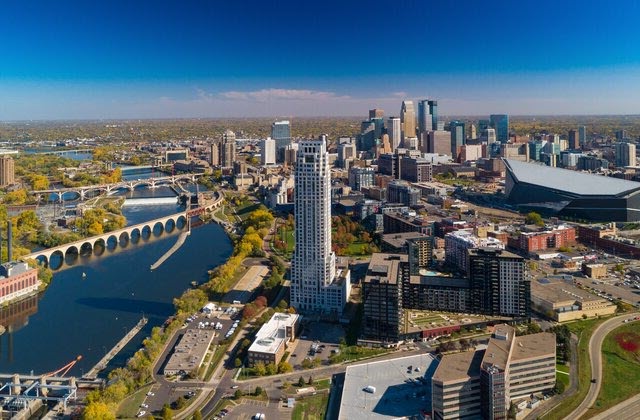 10 Famous Singers from Minnesota