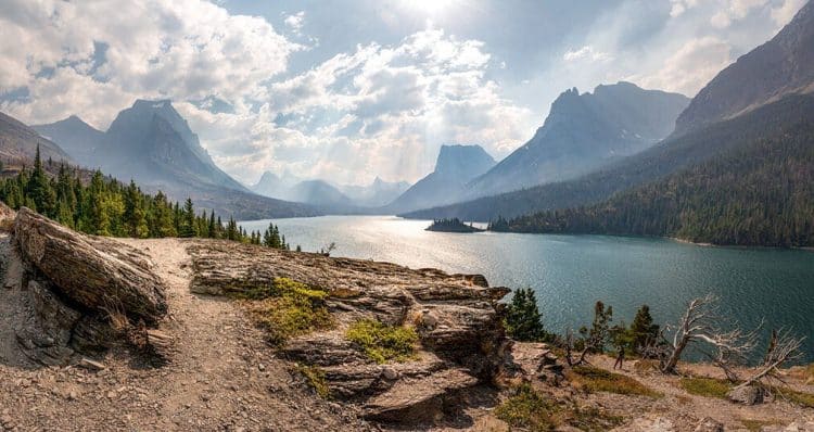 10 Famous Singers from Montana