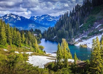 10 Famous Singers from Montana