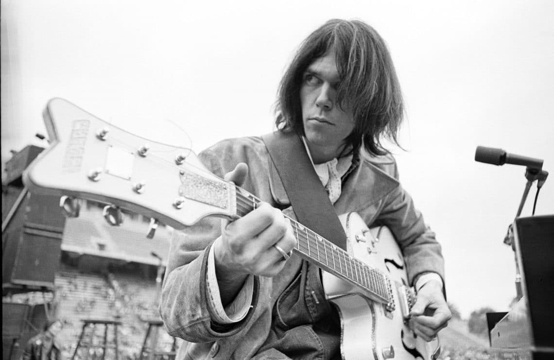 10 Best Neil Young Songs of All Time - Singersroom.com