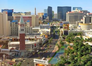 10 Famous Singers from Nevada